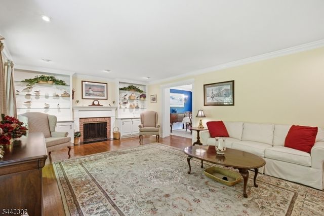 75 Green Hill Rd, Kinnelon Boro, NJ 07405