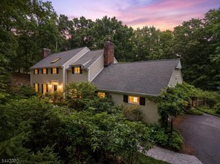 75 Green Hill Rd, Kinnelon Boro, NJ 07405