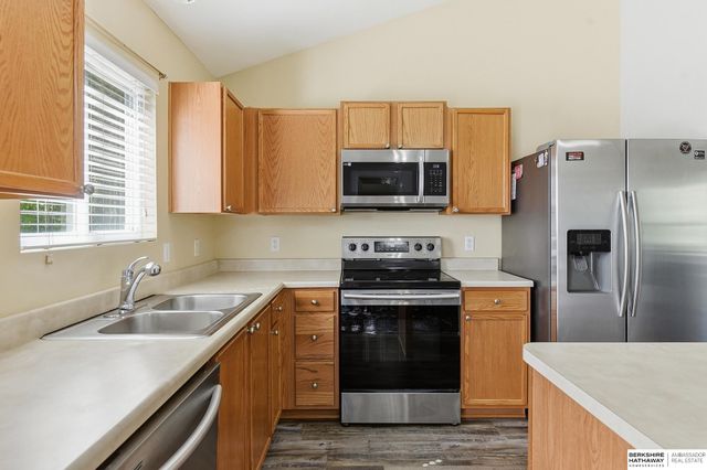 7928 S 161st Terrace, Omaha, NE 68136