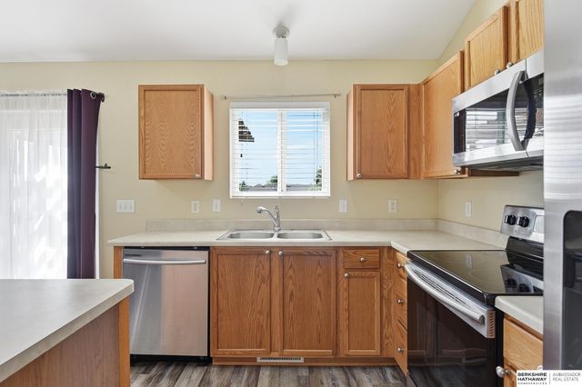 7928 S 161st Terrace, Omaha, NE 68136