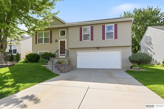 7928 S 161st Terrace, Omaha, NE 68136