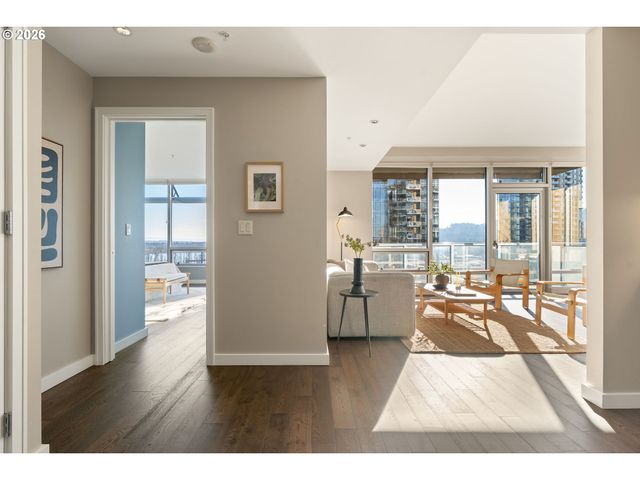 836 S CURRY St 1304, Portland, OR 97239