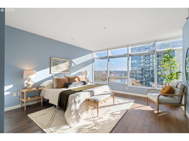 836 S CURRY St 1304, Portland, OR 97239