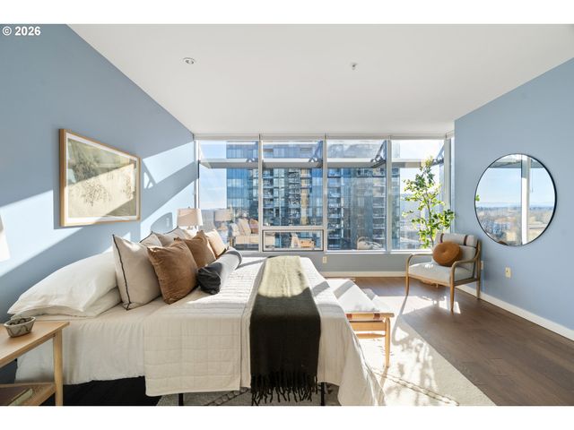 836 S CURRY St 1304, Portland, OR 97239