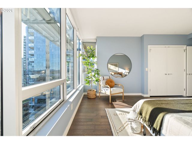 836 S CURRY St 1304, Portland, OR 97239