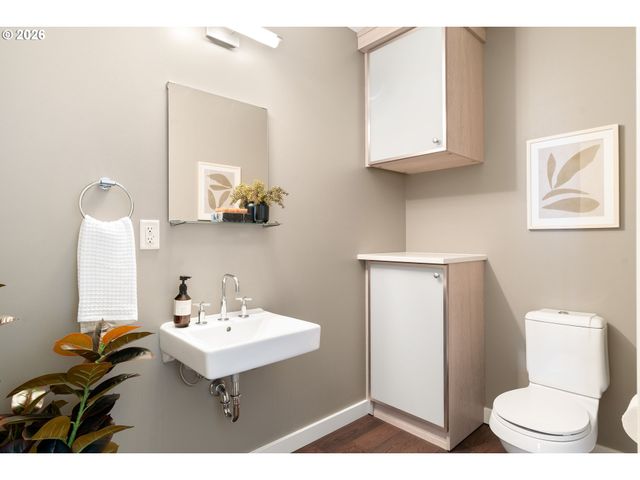 836 S CURRY St 1304, Portland, OR 97239