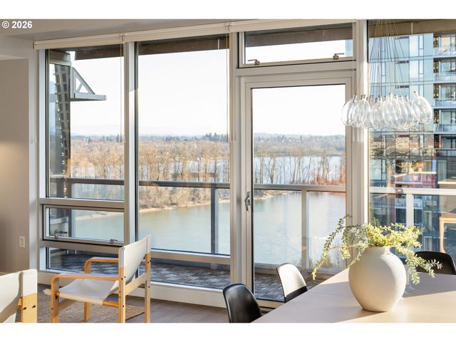 836 S CURRY St 1304, Portland, OR 97239