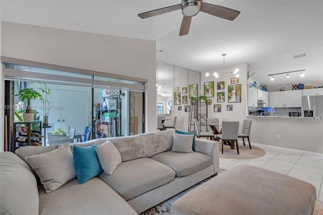 12026 NW 11th St 12026, Pembroke Pines, FL 33026