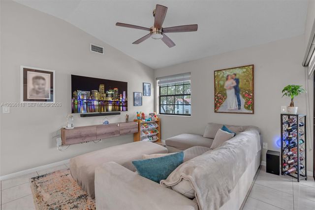 12026 NW 11th St 12026, Pembroke Pines, FL 33026
