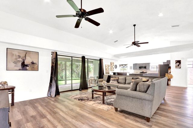 362 SE Crosspoint Drive, Port St. Lucie, FL 34983