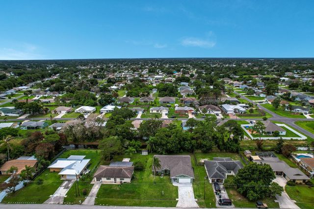 362 SE Crosspoint Drive, Port St. Lucie, FL 34983