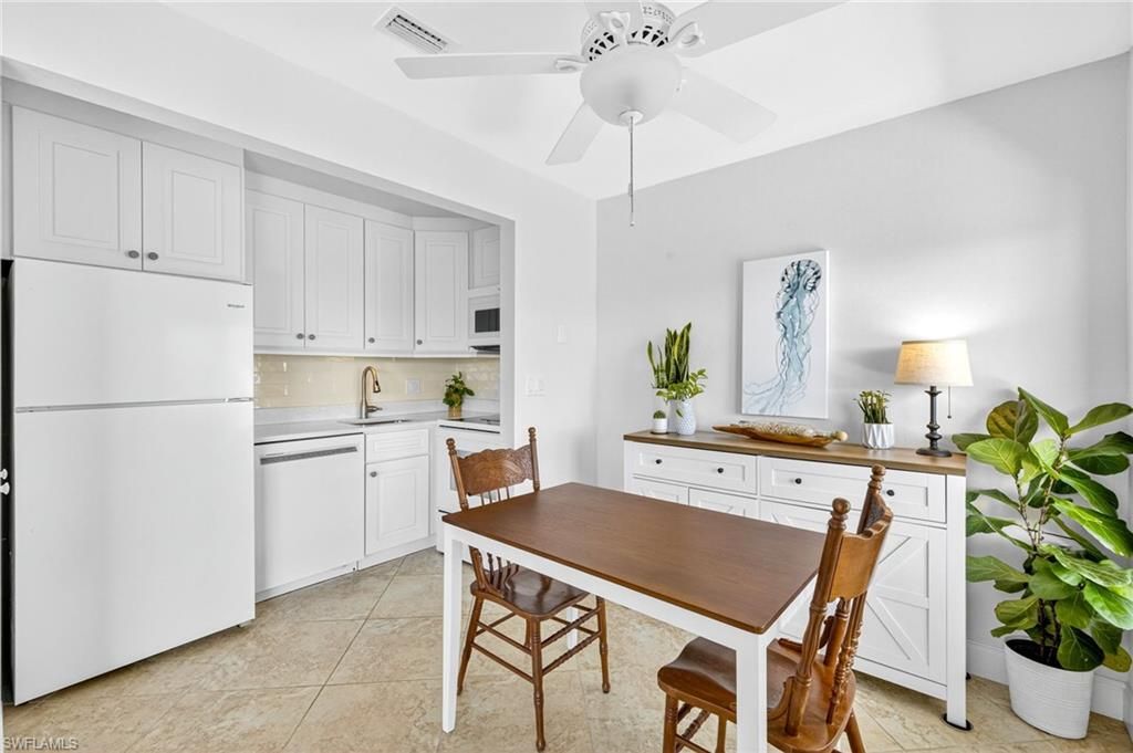 1250 Tennisplace CT B34, SANIBEL, FL 33957 — photo 2