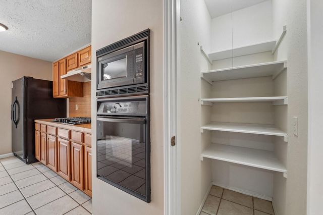 2015 Creek Valley Lane, Sugar Land, TX 77478