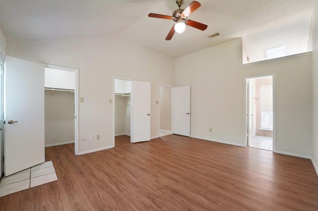 2015 Creek Valley Lane, Sugar Land, TX 77478