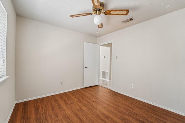 2015 Creek Valley Lane, Sugar Land, TX 77478