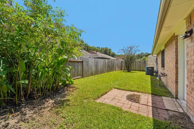 2015 Creek Valley Lane, Sugar Land, TX 77478