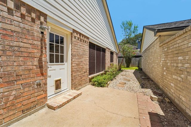 2015 Creek Valley Lane, Sugar Land, TX 77478
