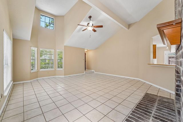 2015 Creek Valley Lane, Sugar Land, TX 77478