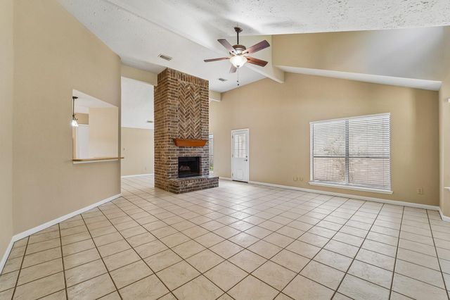2015 Creek Valley Lane, Sugar Land, TX 77478