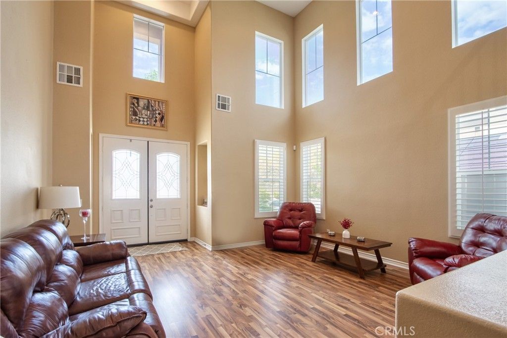 31880 Serrento, Murrieta, CA 92563 — photo 4