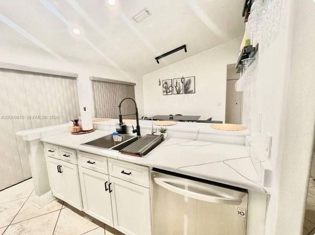 2182 SE Broward Ter, Port St. Lucie, FL 34952