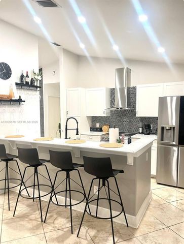 2182 SE Broward Ter, Port St. Lucie, FL 34952