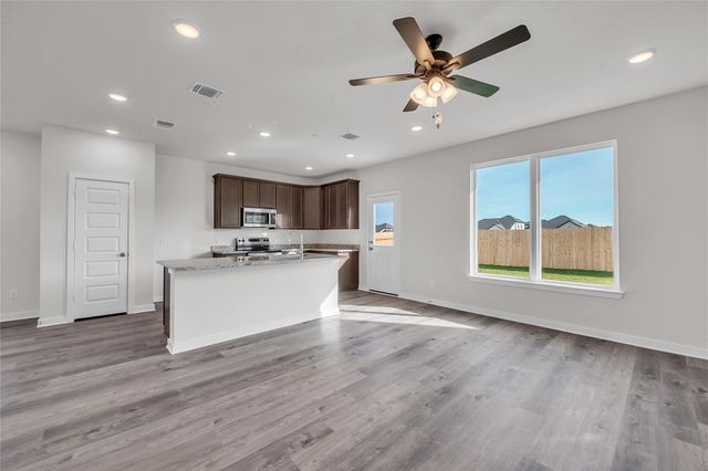 254 Boatright BLVD, Jarrell, TX 76537