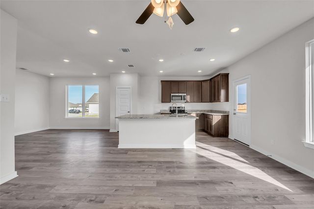 254 Boatright BLVD, Jarrell, TX 76537