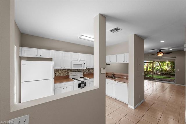 10032 Poppy Hill DR, Fort Myers, FL 33966
