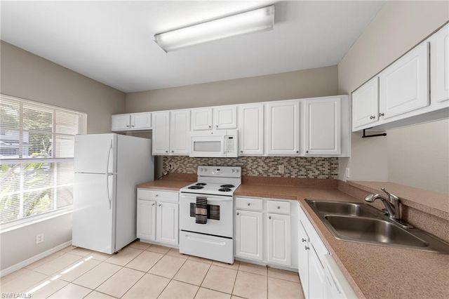 10032 Poppy Hill DR, Fort Myers, FL 33966