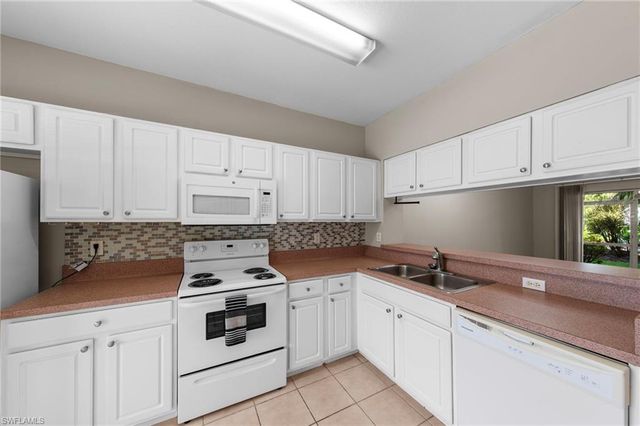 10032 Poppy Hill DR, Fort Myers, FL 33966