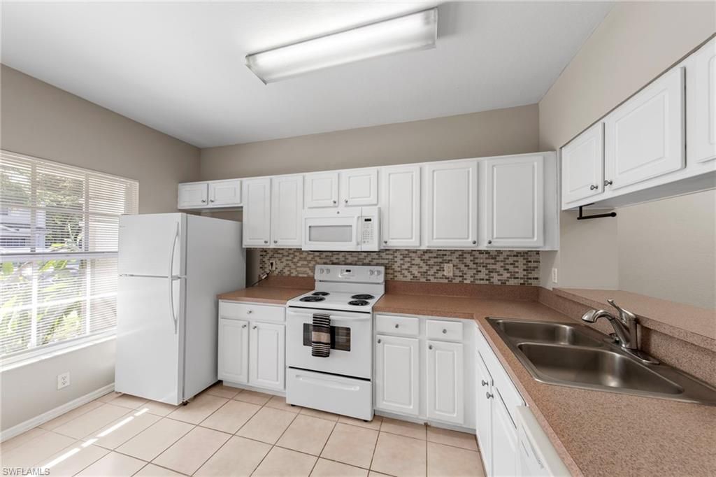 10032 Poppy Hill DR, FORT MYERS, FL 33966 — photo 4
