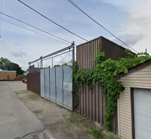 4220 W Montrose Avenue REAR, Chicago, IL 60641