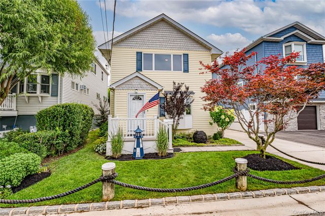 15 West Boulevard, East Rockaway, NY 11518