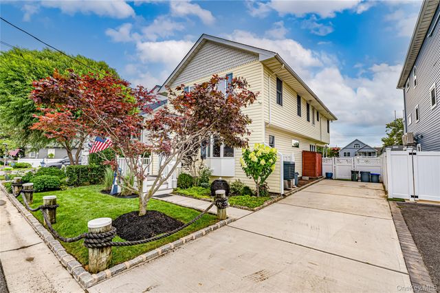 15 West Boulevard, East Rockaway, NY 11518