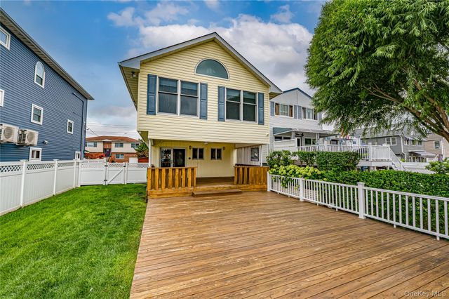 15 West Boulevard, East Rockaway, NY 11518