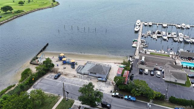 15 West Boulevard, East Rockaway, NY 11518