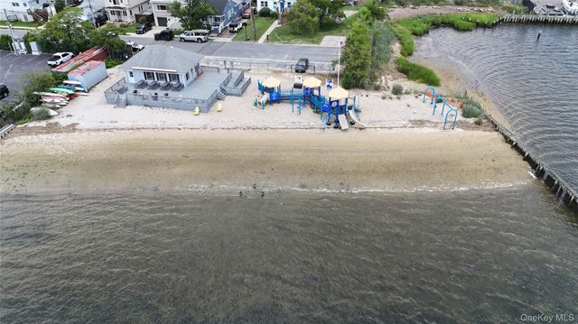 15 West Boulevard, East Rockaway, NY 11518