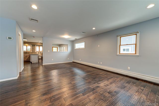 15 West Boulevard, East Rockaway, NY 11518