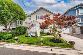 15 West Boulevard, East Rockaway, NY 11518