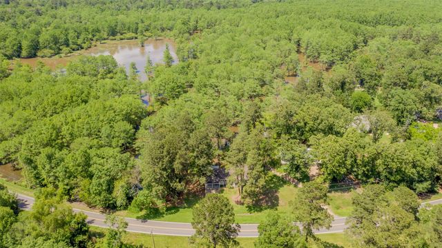 8218 S Lakeshore Drive, Shreveport, LA 71119