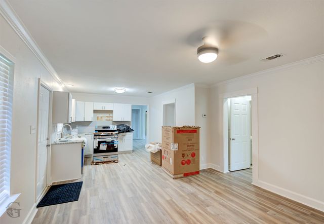 8218 S Lakeshore Drive, Shreveport, LA 71119