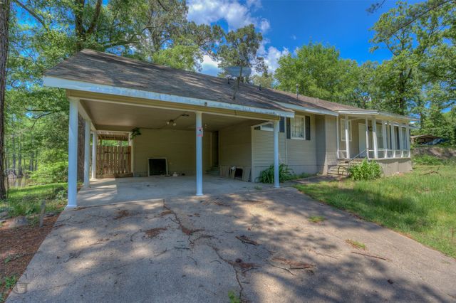 8218 S Lakeshore Drive, Shreveport, LA 71119