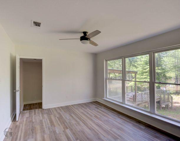 8218 S Lakeshore Drive, Shreveport, LA 71119