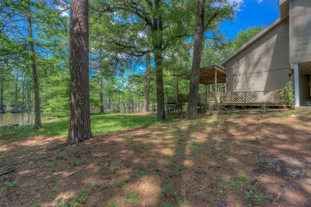8218 S Lakeshore Drive, Shreveport, LA 71119