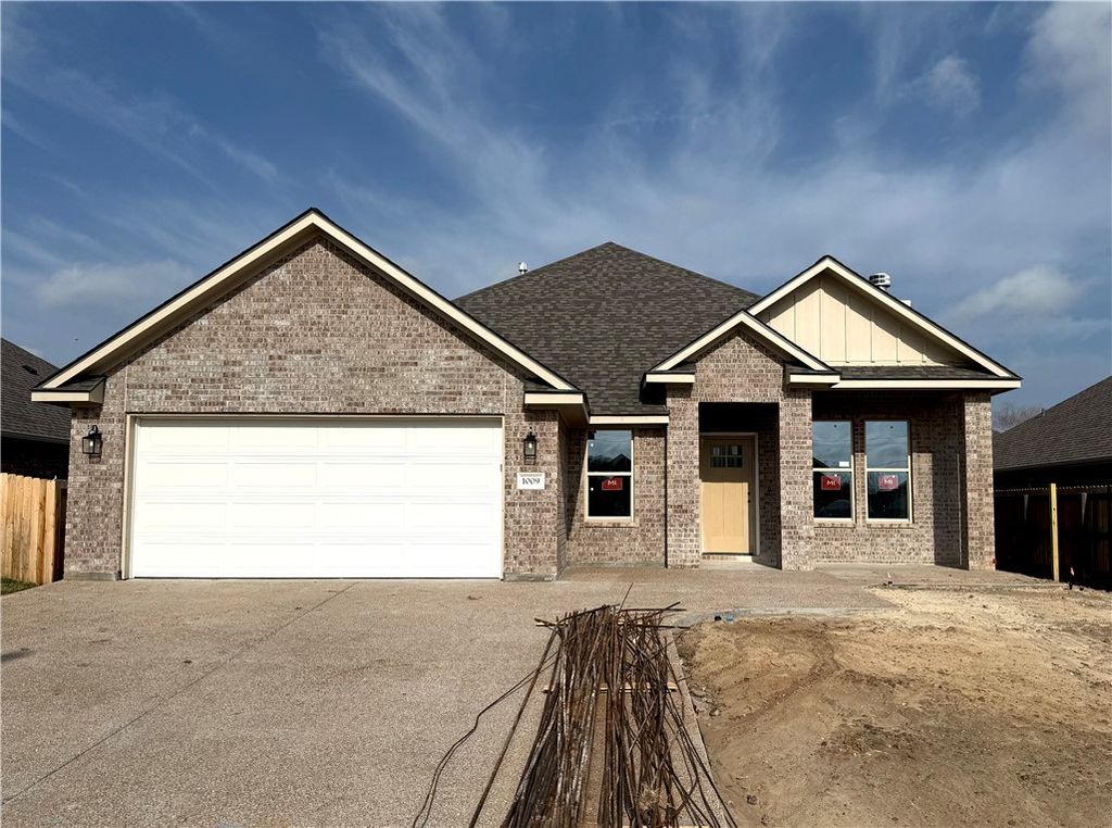 1009 Dove Chase Lane, College Station, TX 77845