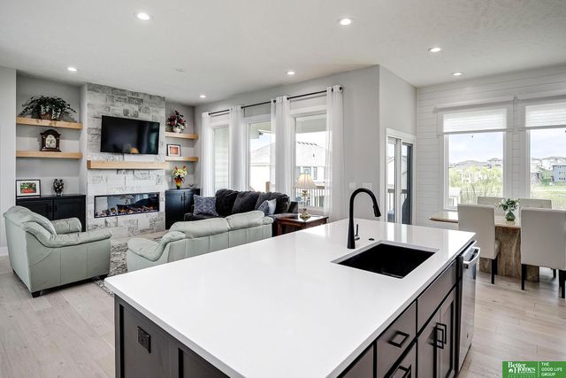 10211 S 191st Street, Omaha, NE 68136