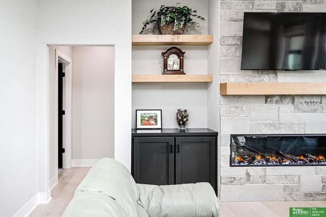 10211 S 191st Street, Omaha, NE 68136