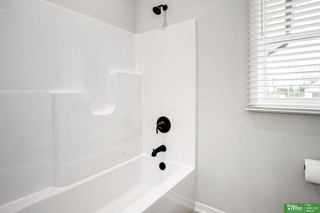 10211 S 191st Street, Omaha, NE 68136