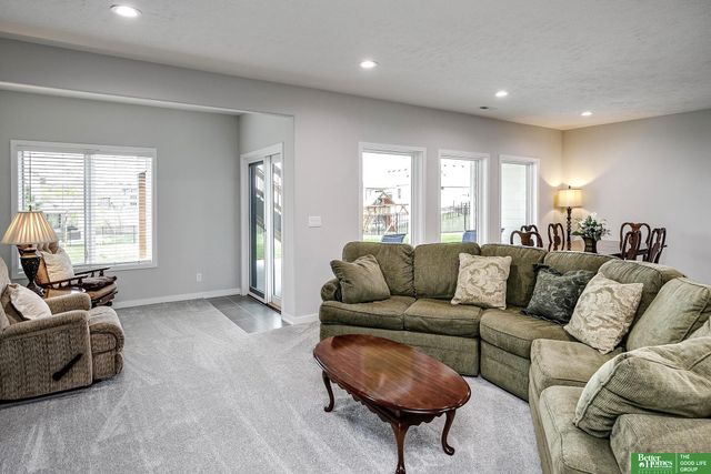 10211 S 191st Street, Omaha, NE 68136